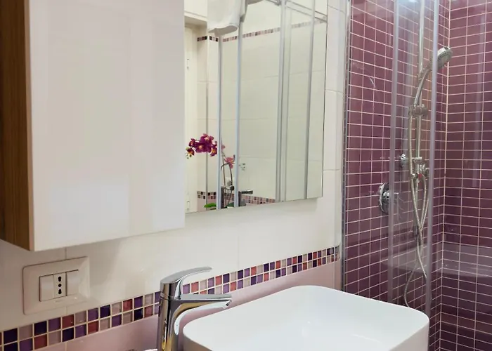 Alexander Charme In * רומא