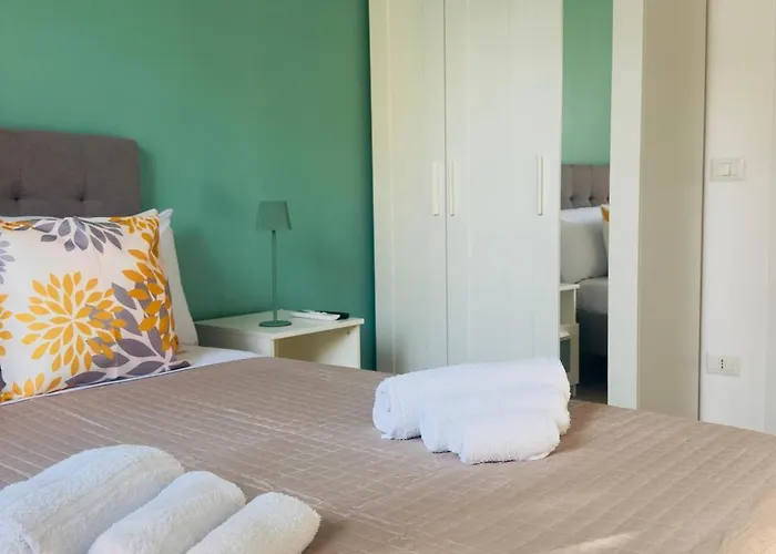 Alexander Charme In דירה רומא